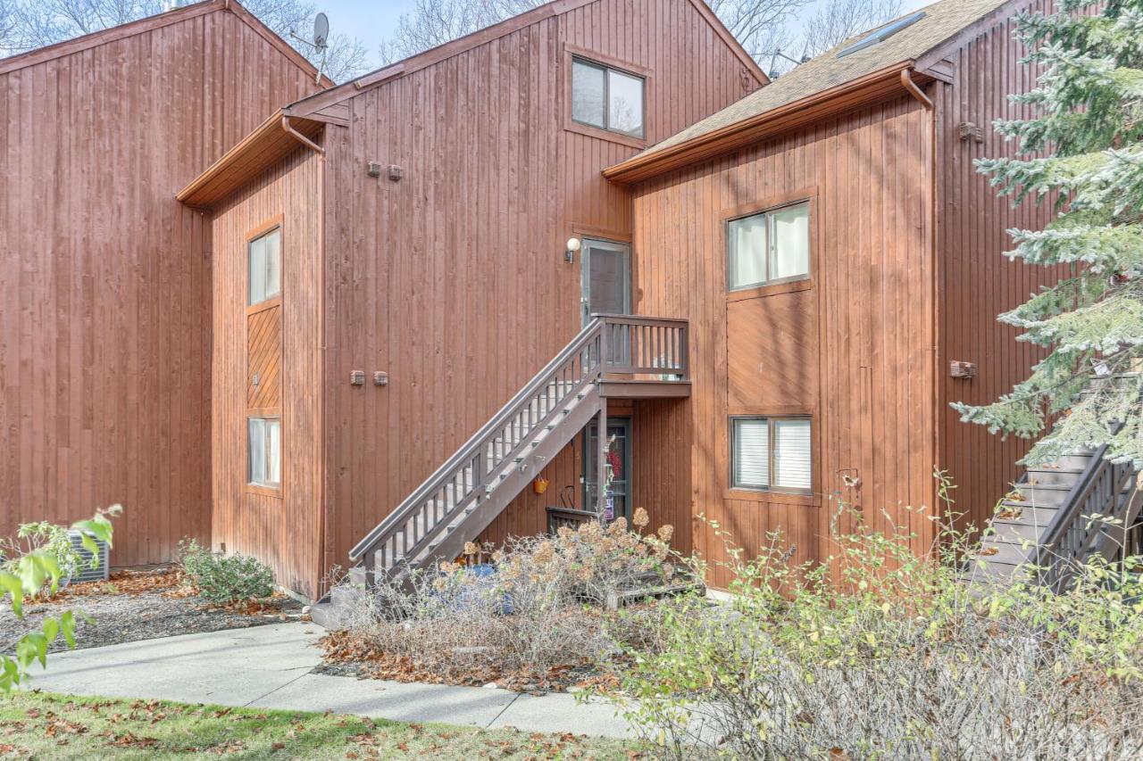 Vernon Township Condo With Balcony Near Ski Lifts! Exterior photo
