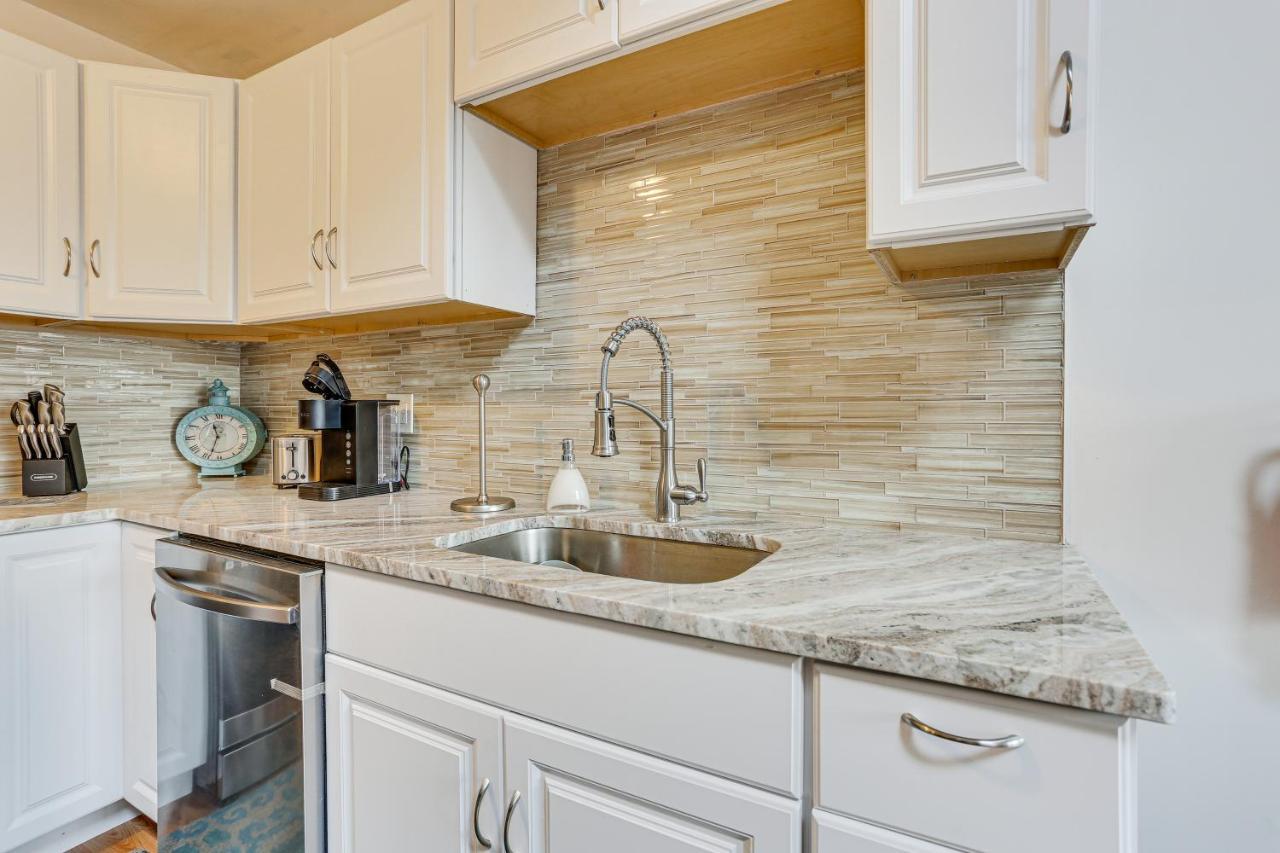 Vernon Township Condo With Balcony Near Ski Lifts! Exterior photo